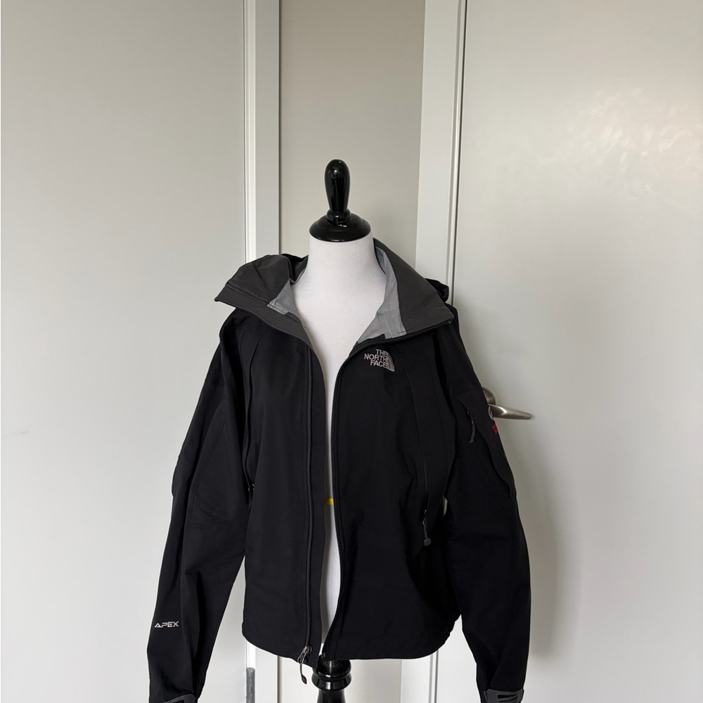 The North Face Men’s Black Summit Series outer shell Jacket